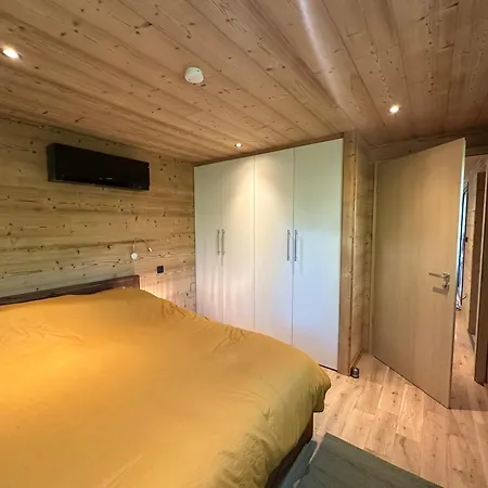 Sous Les Pins Lodge *