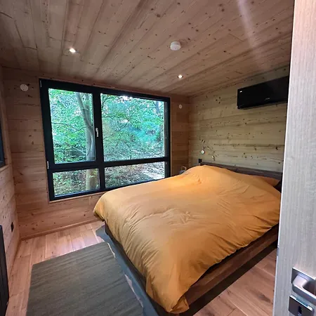 Sous Les Pins Lodge *