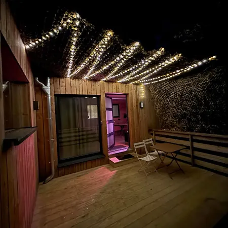 Sous Les Pins Lodge *