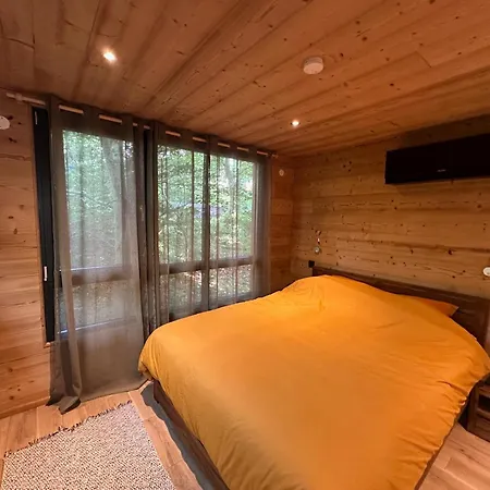 Sous Les Pins Lodge