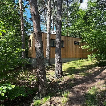 Sous Les Pins Lodge