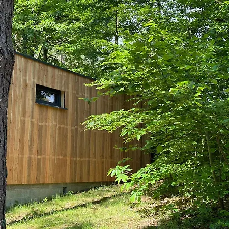 Sous Les Pins Lodge *