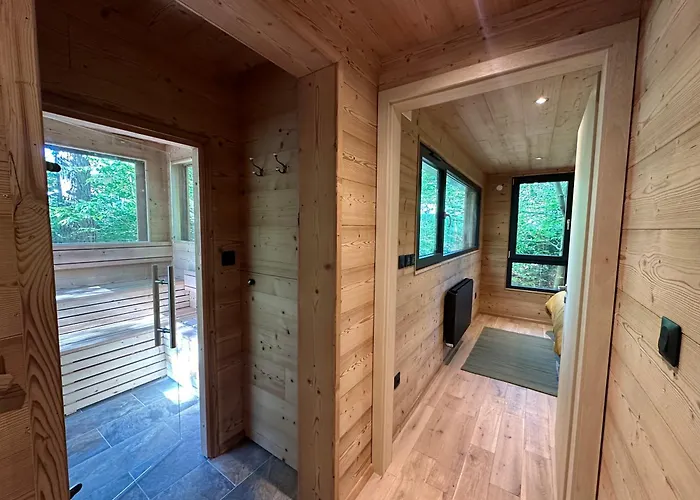 Lodge Sous Les Pins *